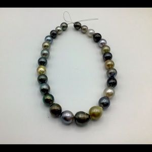 Tahitian pearl strand